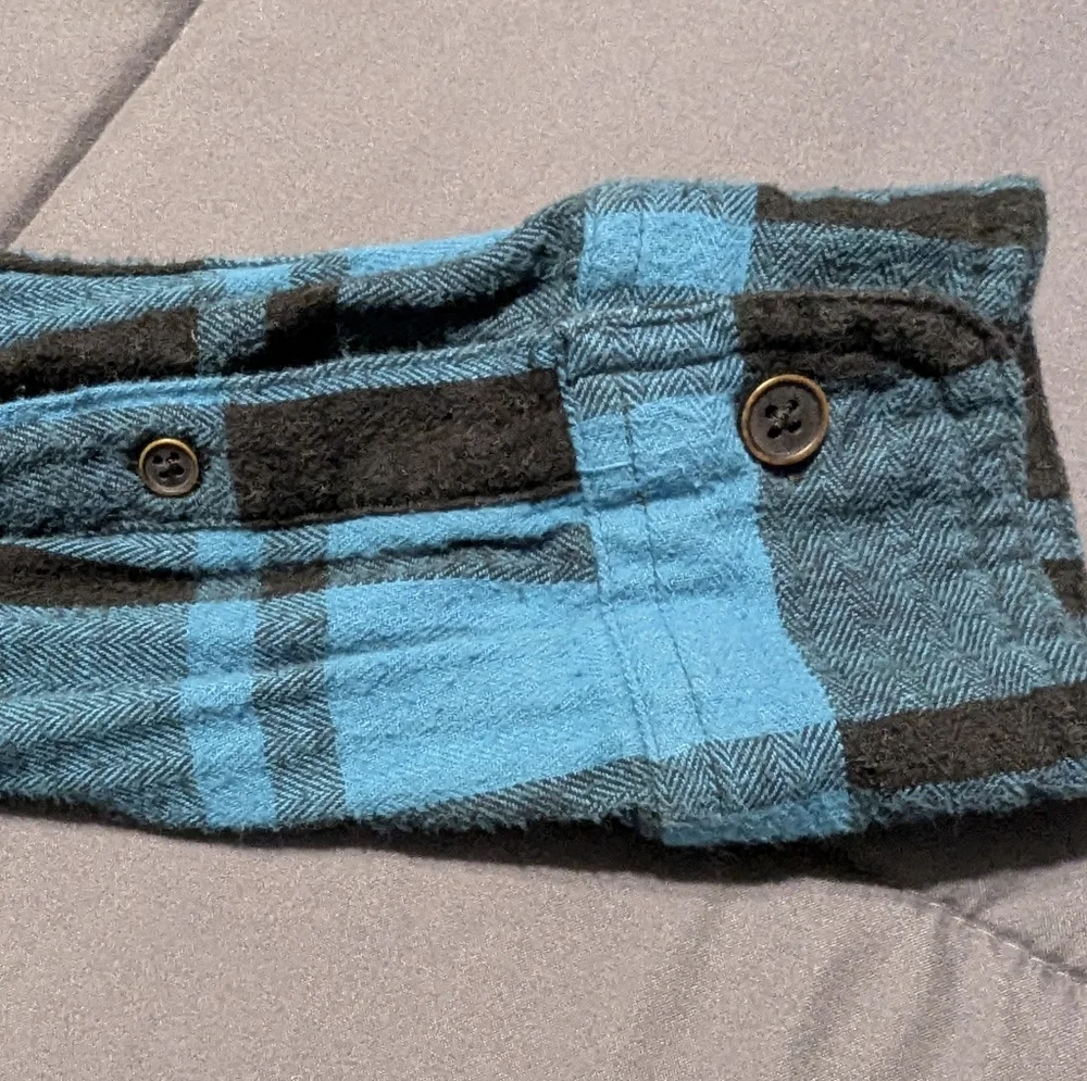 URBAN PIPELINE Awesomely Soft Teal/Black Plaid Flannel Mens Small Button Down